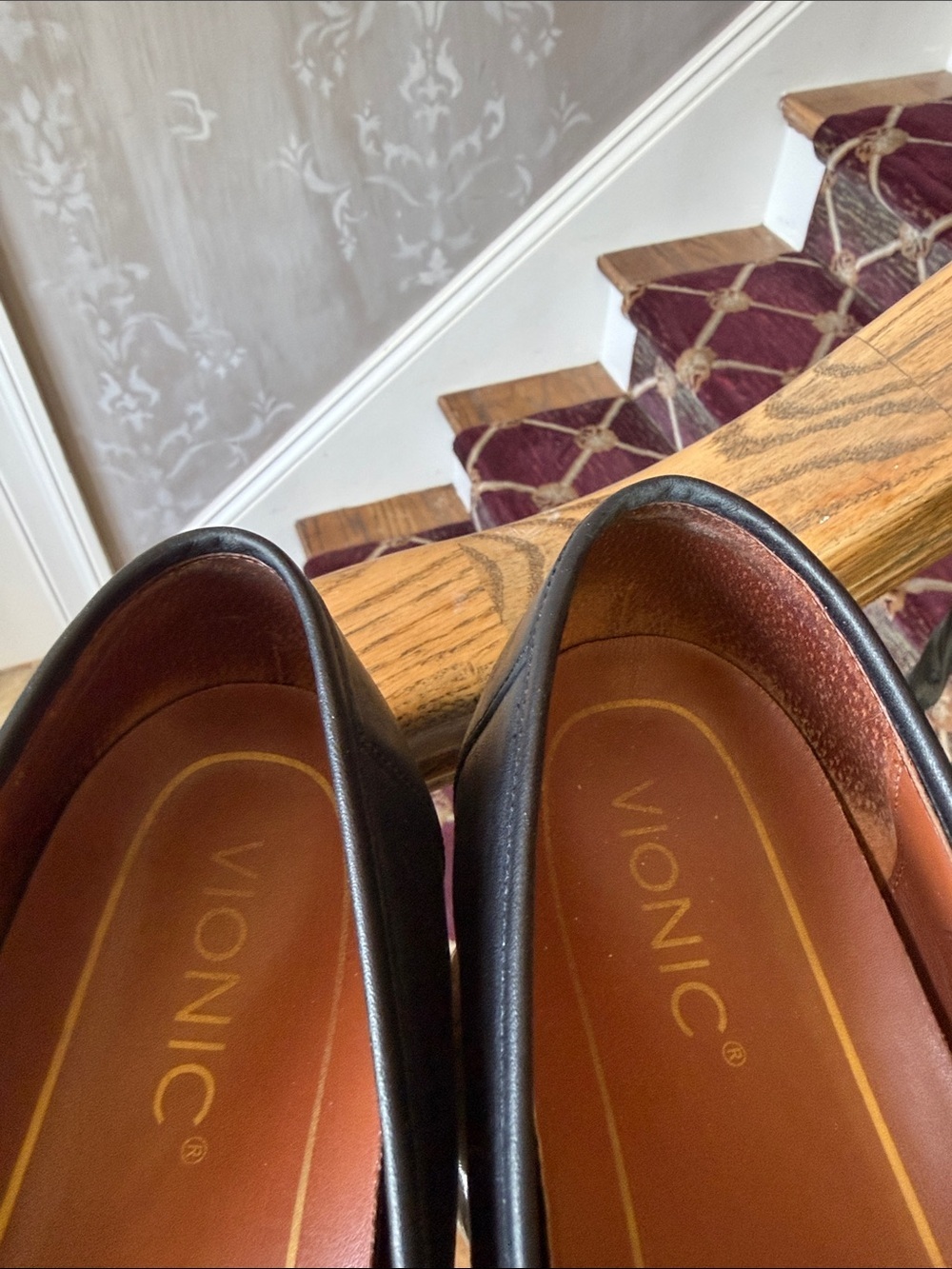VIONIC women’s EDIE leather black loafer excellent condition size 9 1/2 - Picture 7 of 12